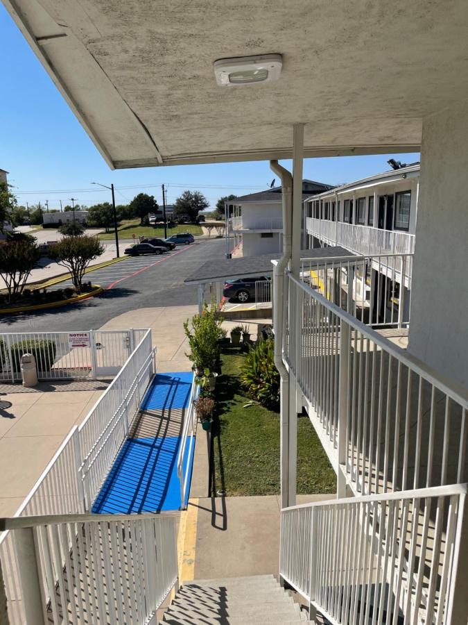 Motel 6 Denton, Tx - Unt Exteriör bild