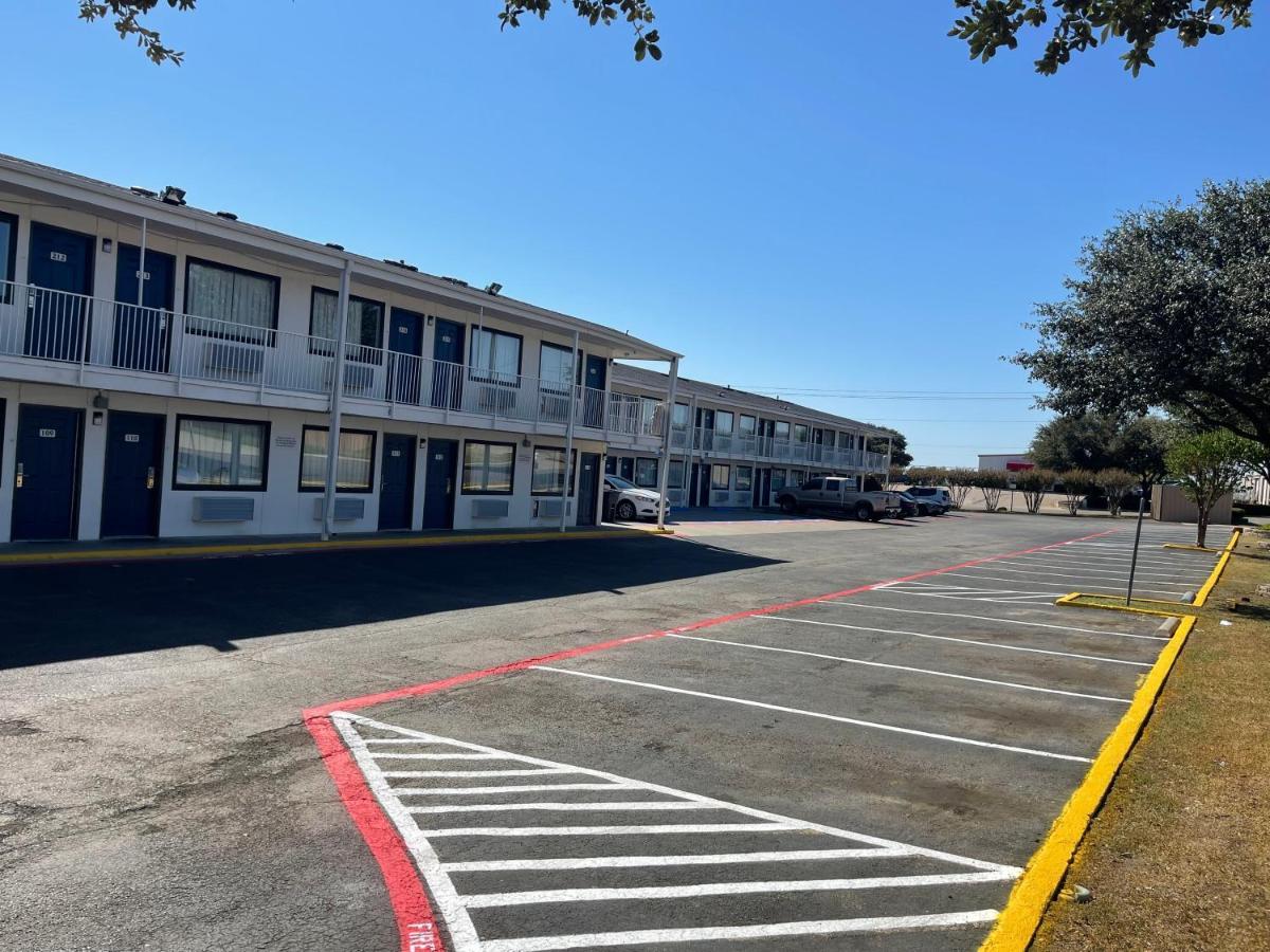 Motel 6 Denton, Tx - Unt Exteriör bild